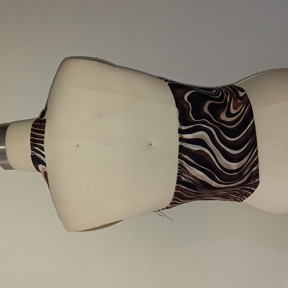 HALTER CROP TOP SZ LARGE BRAND NEW NEVER WORN - Picture 2 of 2